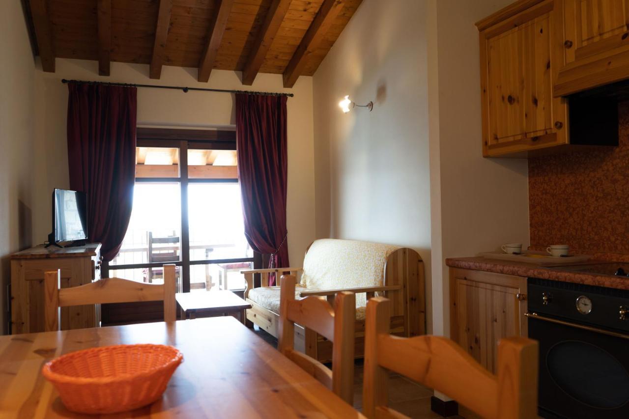 La Fiocchina - Magic Place - Apartments & Studios In Garda Lake - Countryside Farmhouse, Inside The Middle Of The Lake Salò Exterior foto