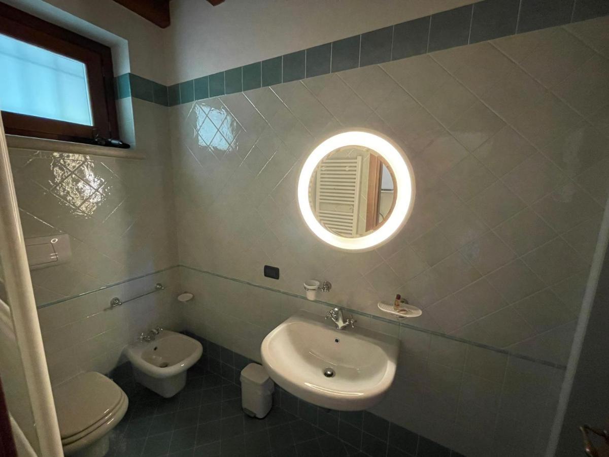 La Fiocchina - Magic Place - Apartments & Studios In Garda Lake - Countryside Farmhouse, Inside The Middle Of The Lake Salò Exterior foto