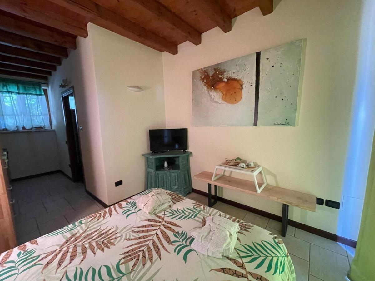 La Fiocchina - Magic Place - Apartments & Studios In Garda Lake - Countryside Farmhouse, Inside The Middle Of The Lake Salò Exterior foto